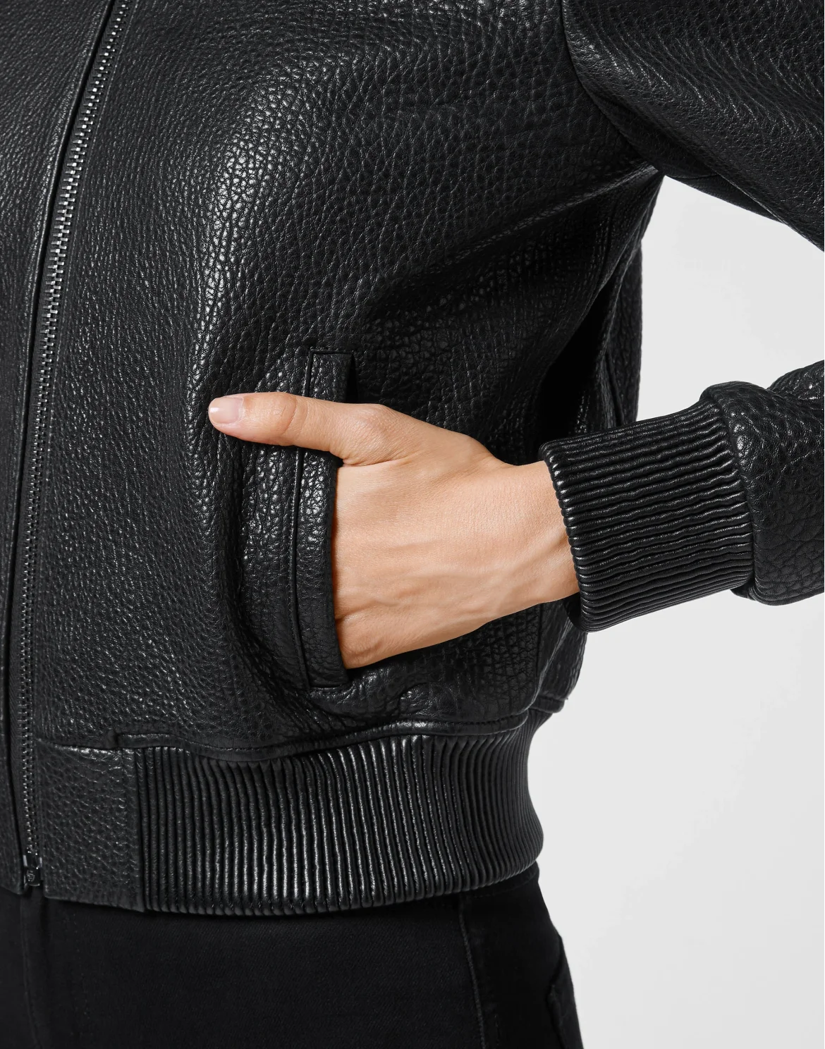 Leather Bomber with mink insert Luxury, цвет: Черный