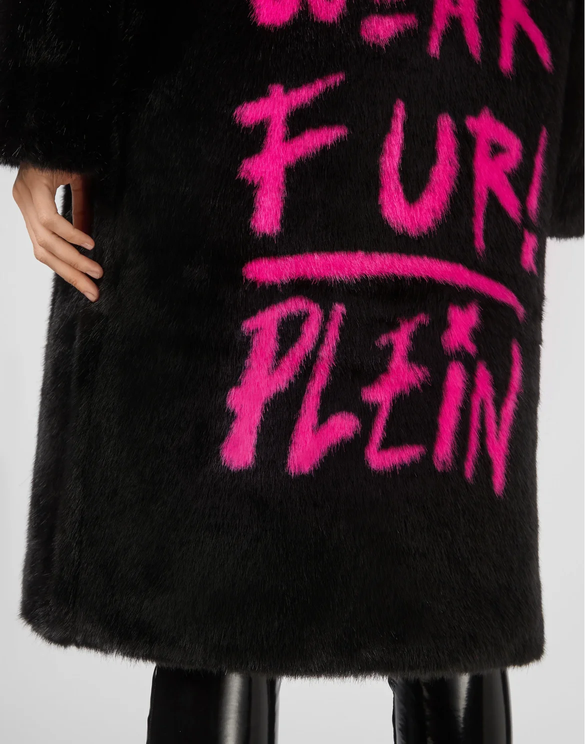 Graffiti Coat, цвет: Черный