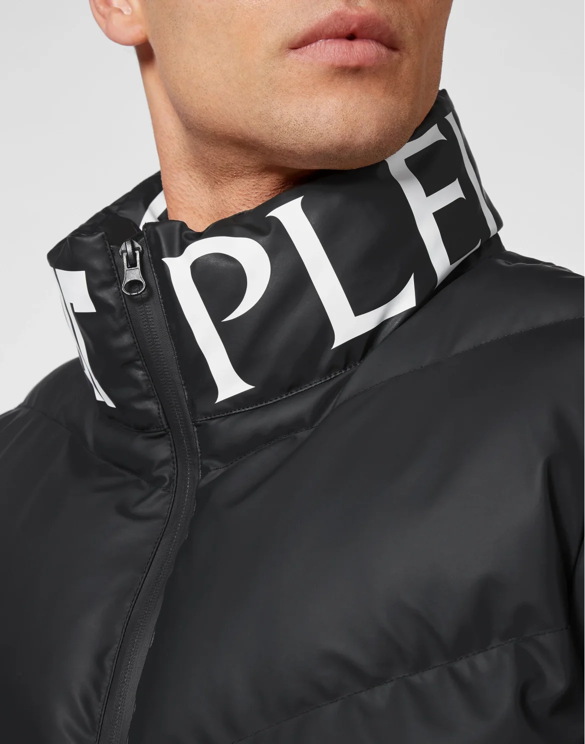 Nylon Down Jacket Tiger, цвет: Черный