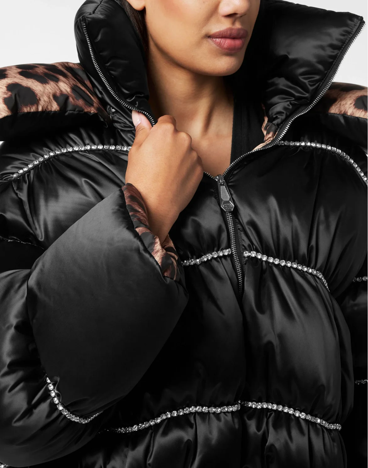 Down Puffer Jacket Flame with Crystals, цвет: Черный
