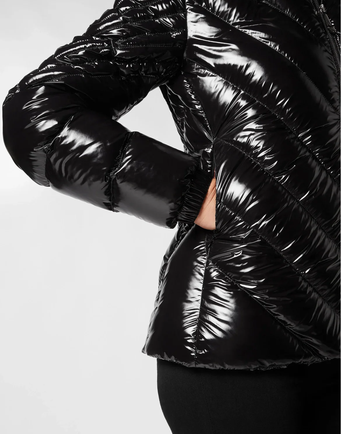 Nylon Down Jacket with Fur, цвет: Черный