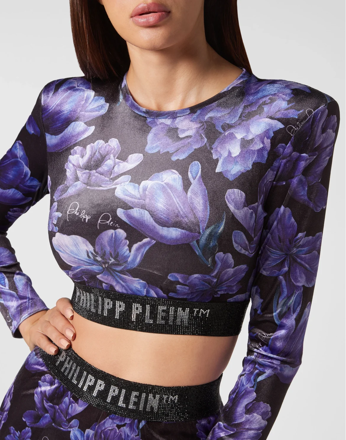 Long-sleeve Padded Shoulder Cropped Top Flowers, цвет: Черный