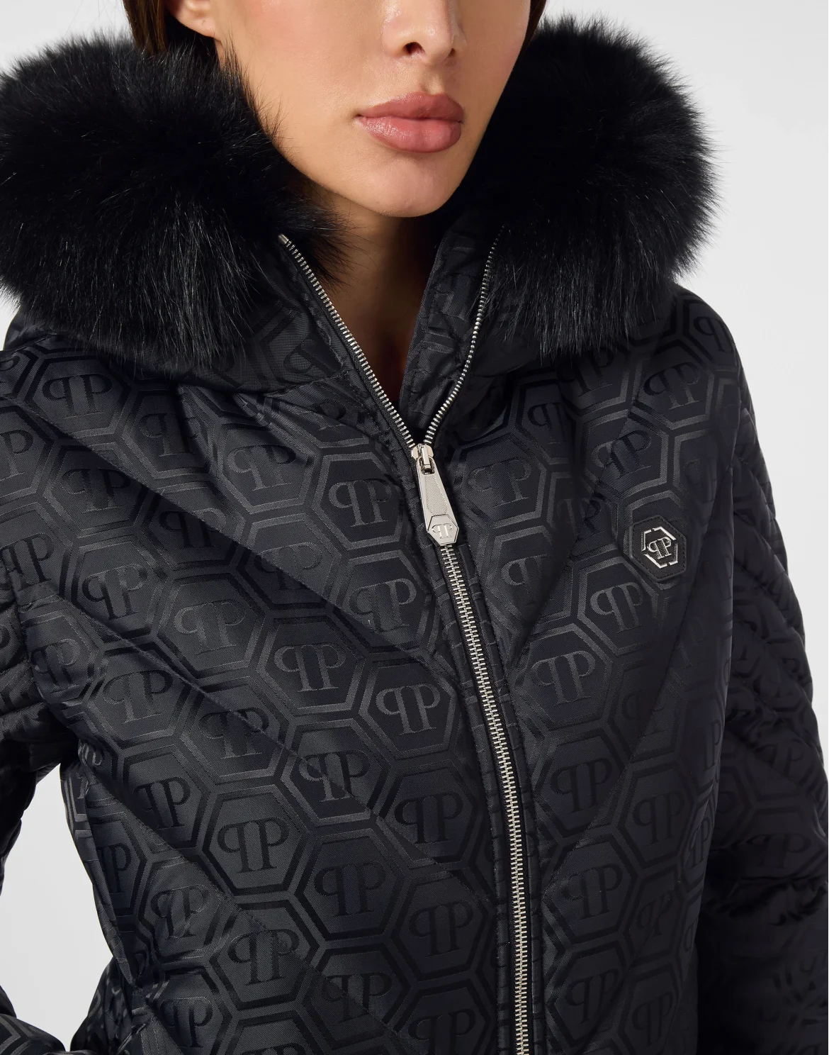 Puffer Jacket Fox Hood Monogram, цвет: Черный