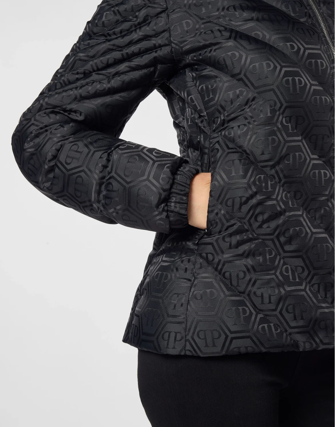 Puffer Jacket Fox Hood Monogram, цвет: Черный