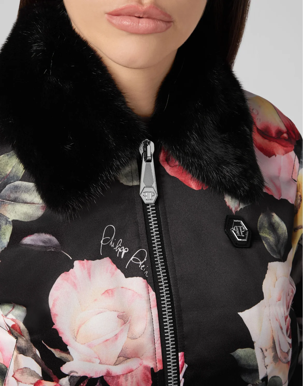 Bomber Painted Flowers, цвет: Черный