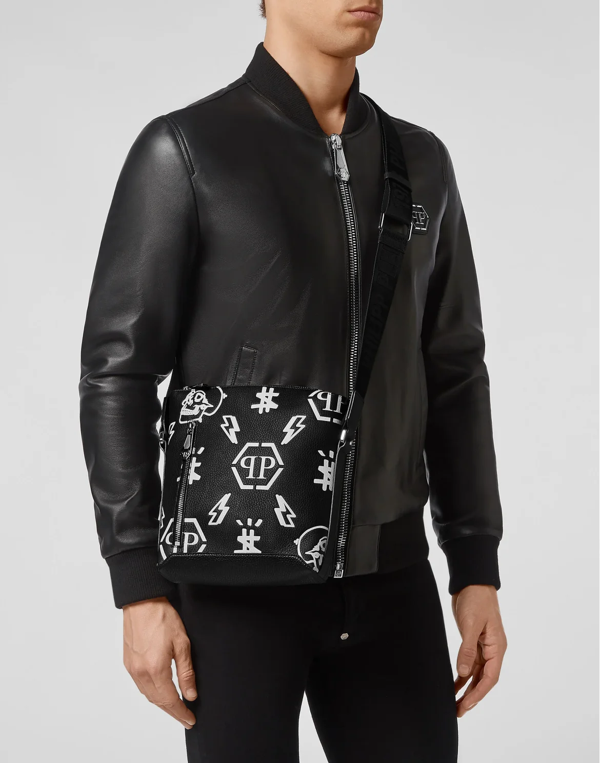 Leather Cross body printed Monogram, цвет: Черный