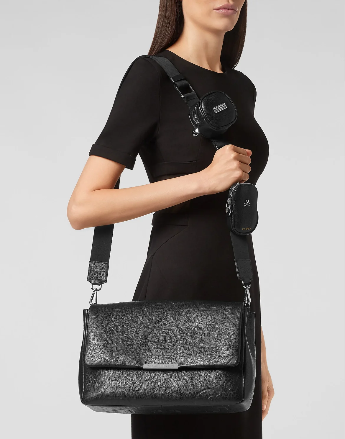 Leather maxi Shoulder Bag Monogram, цвет: Черный