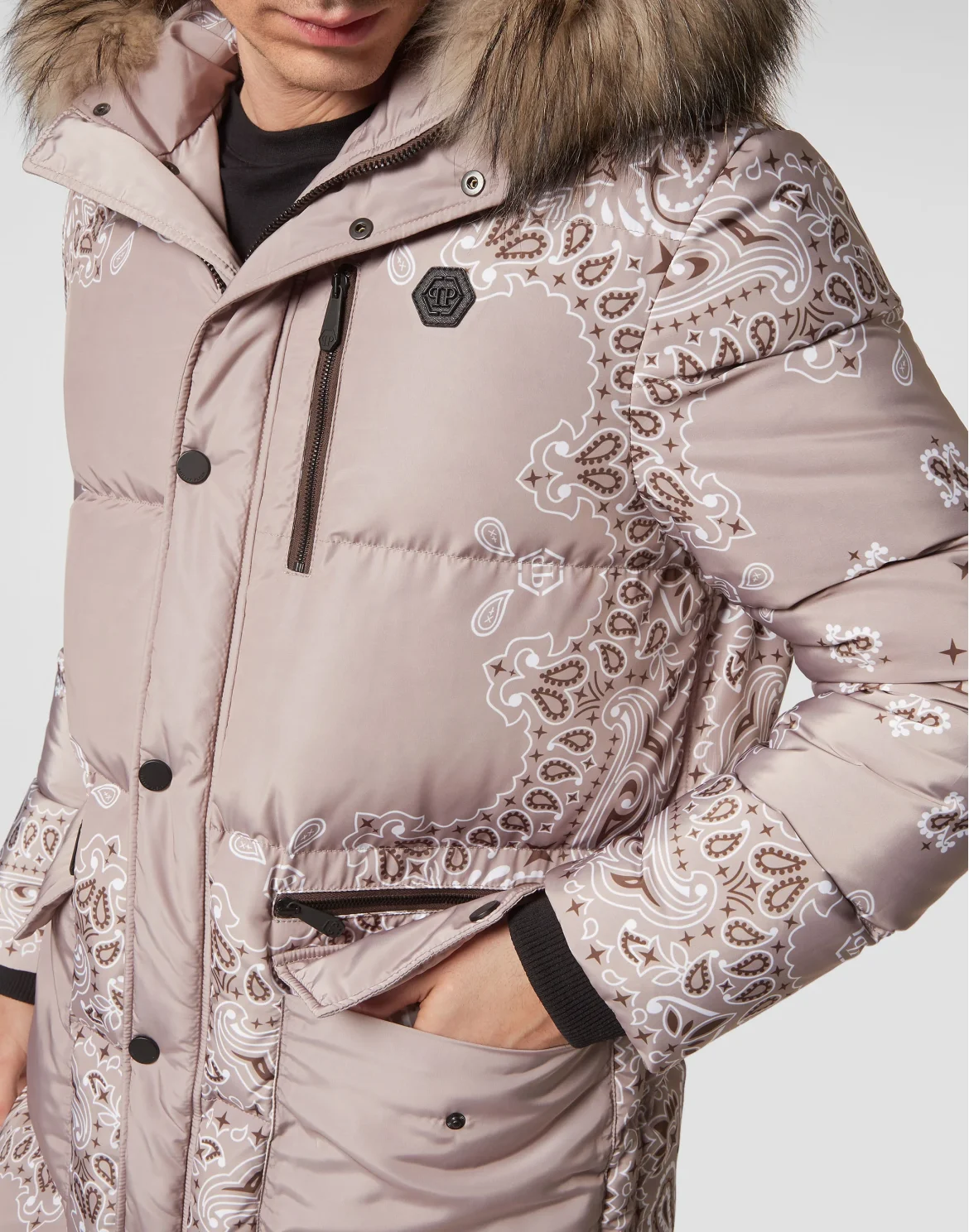 Nylon and Fur Parka Paisley Bandana, цвет: Бежевый