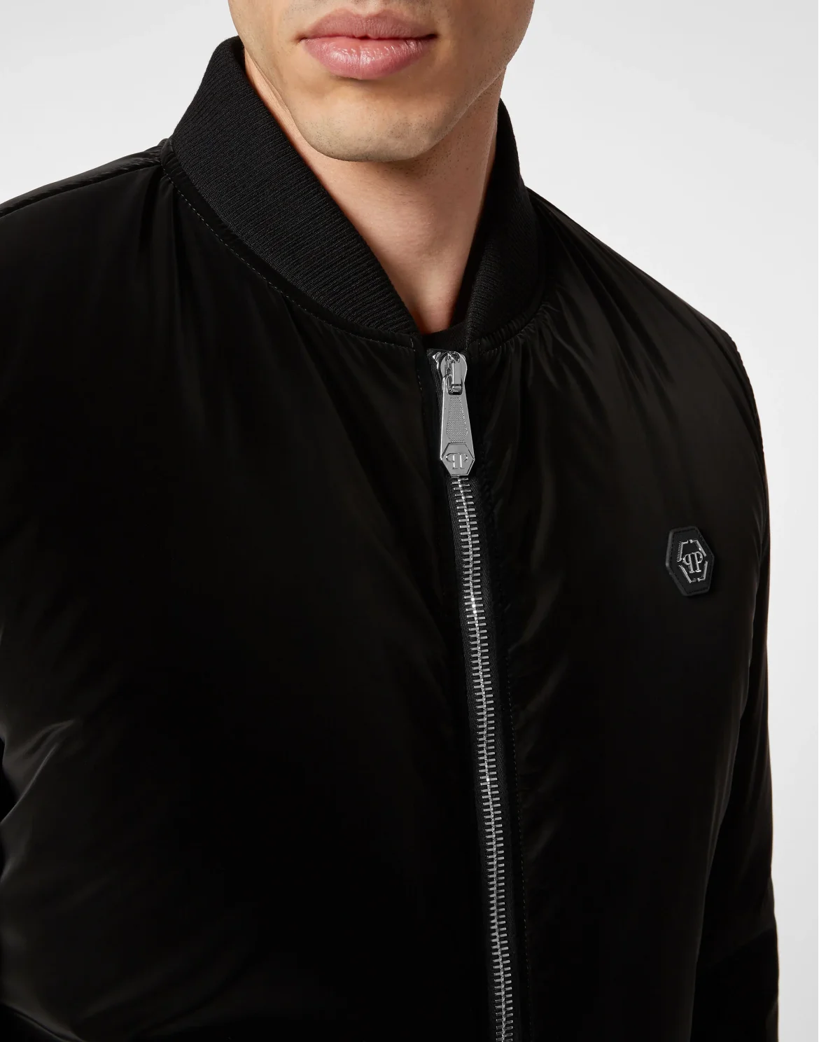 Nylon Bomber, цвет: Черный
