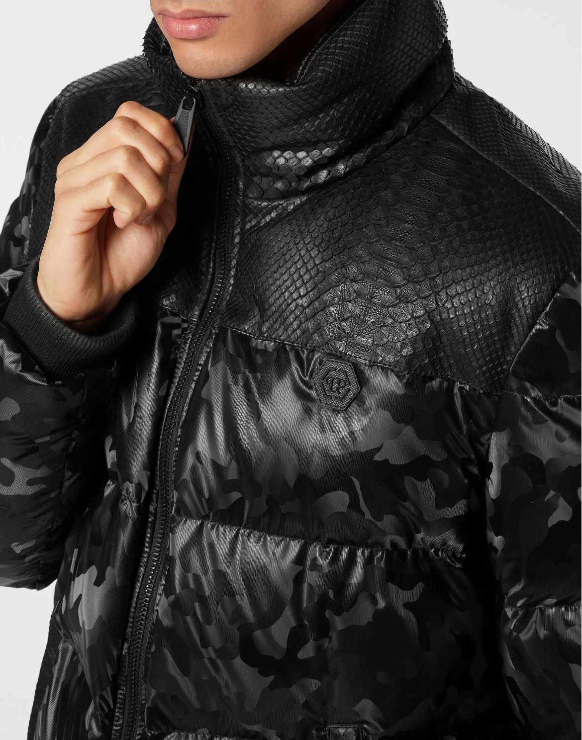 Down Jacket With Python Inserts, цвет: Черный