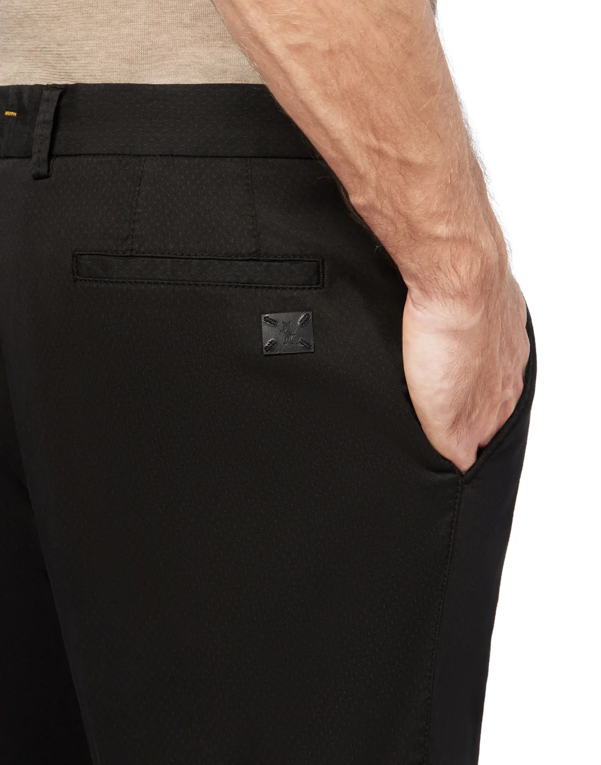 Short Trousers Slim Fit Double B, цвет: Черный