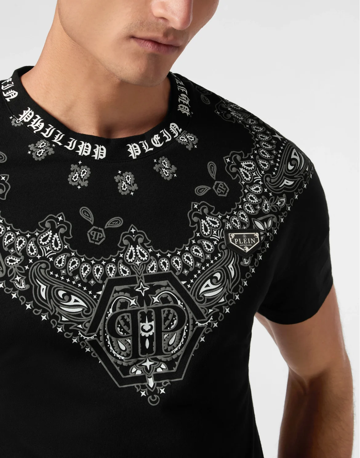 Round Neck T-Shirt Paisley Bandana, цвет: Черный