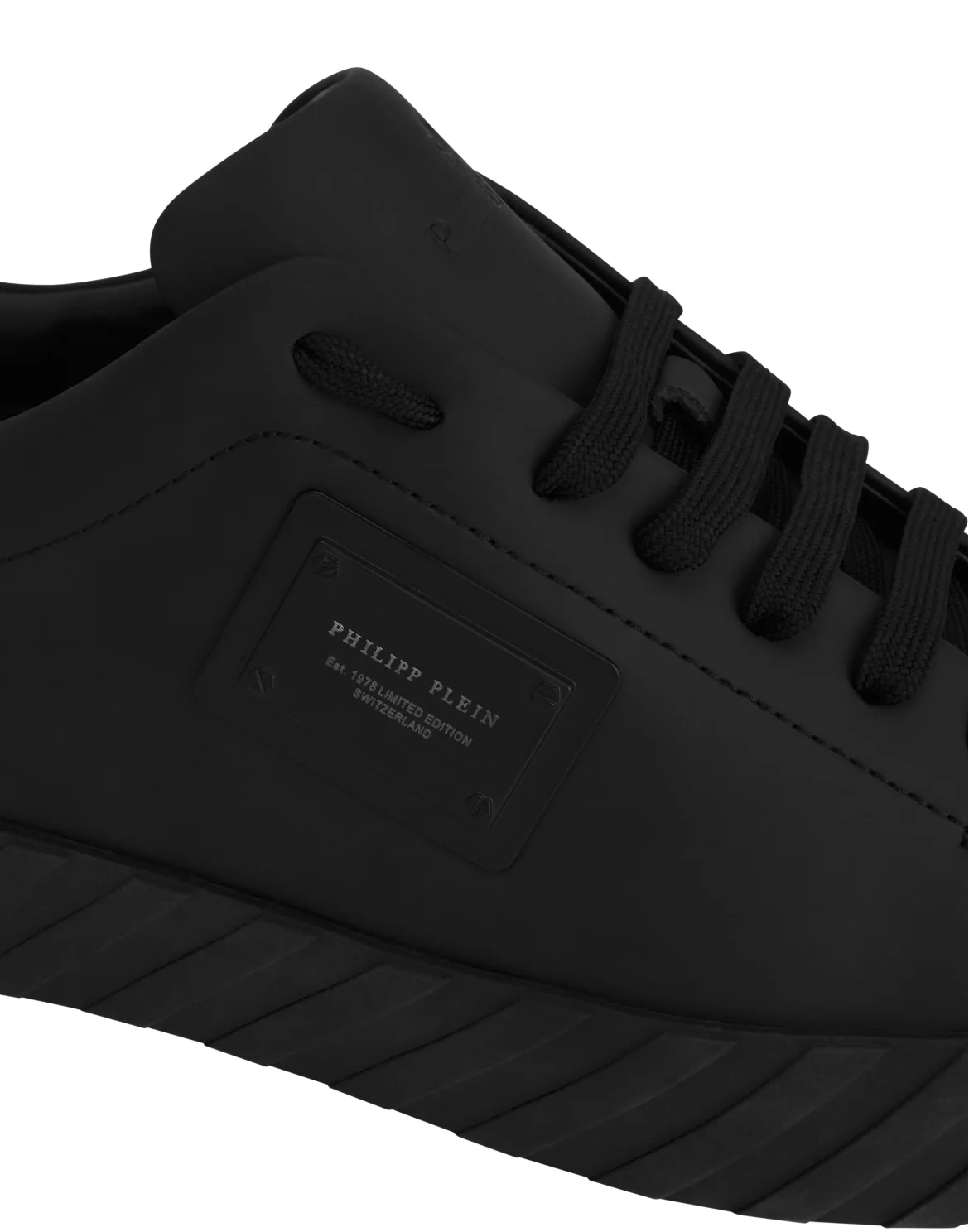 Nappa Leather Low-Top Sneakers Placca, цвет: Черный