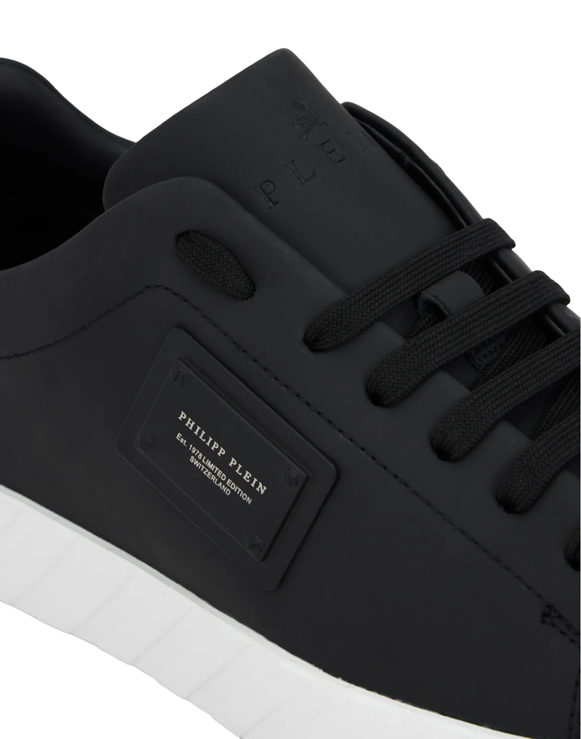 Nappa Leather Low-Top Sneakers Placca, цвет: Черный