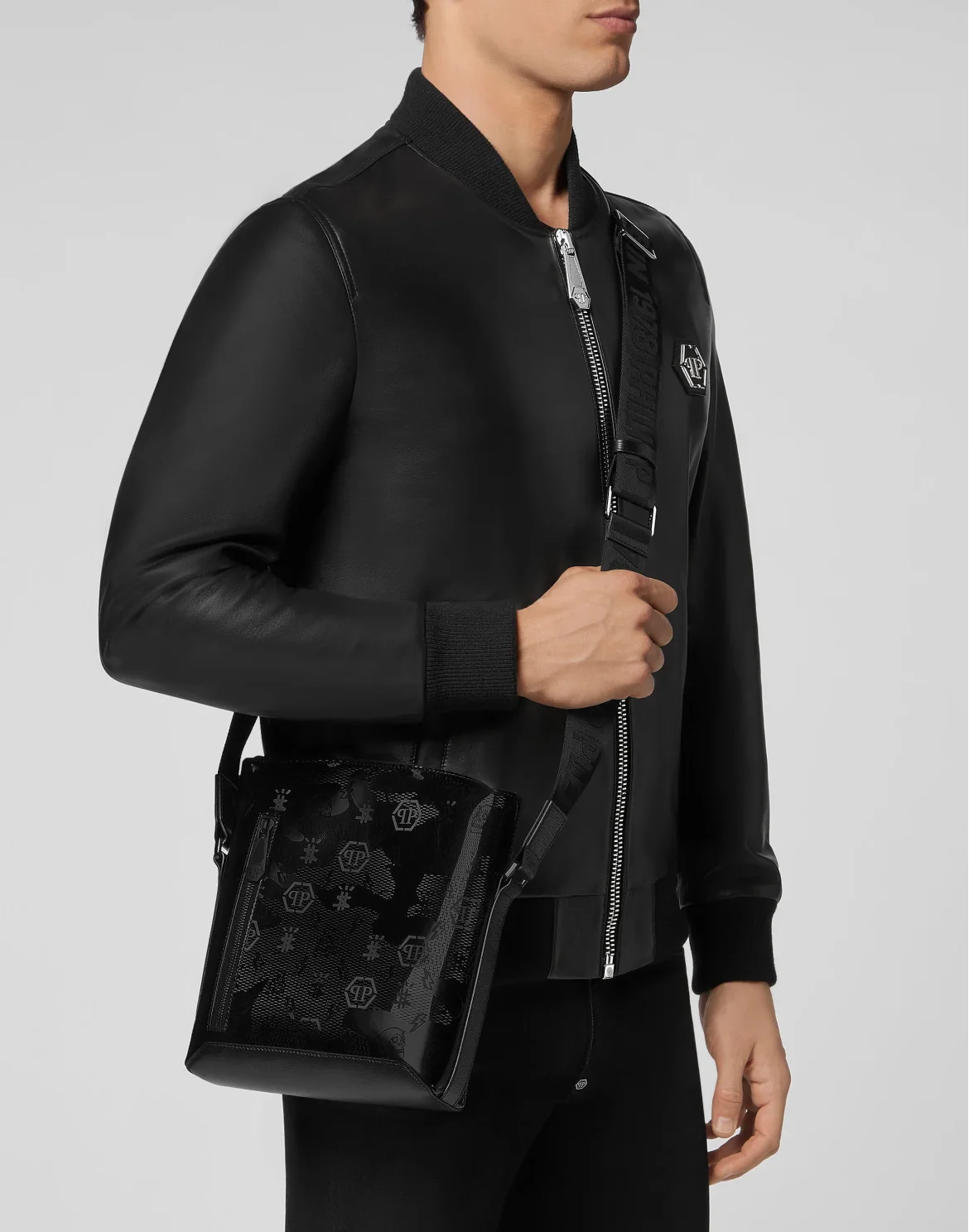 Cross body in Camou pvc Monogram, цвет: Черный