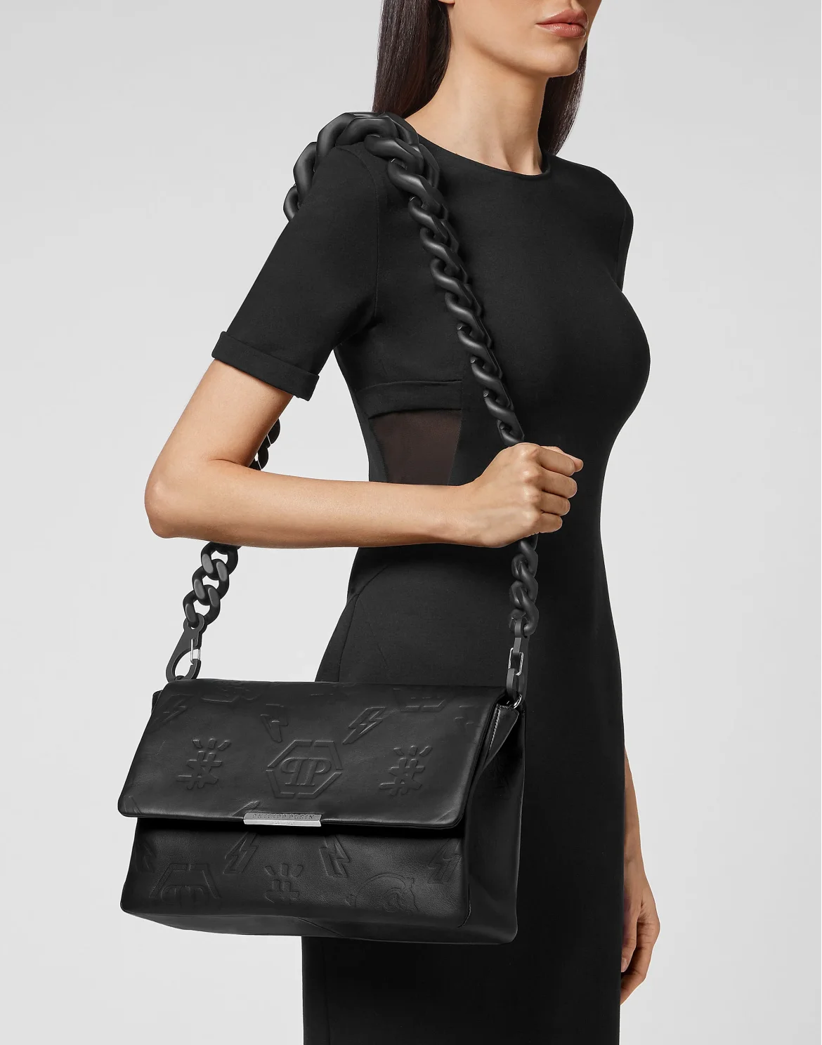 Leather Shoulder Bag Embossed Monogram, цвет: Черный