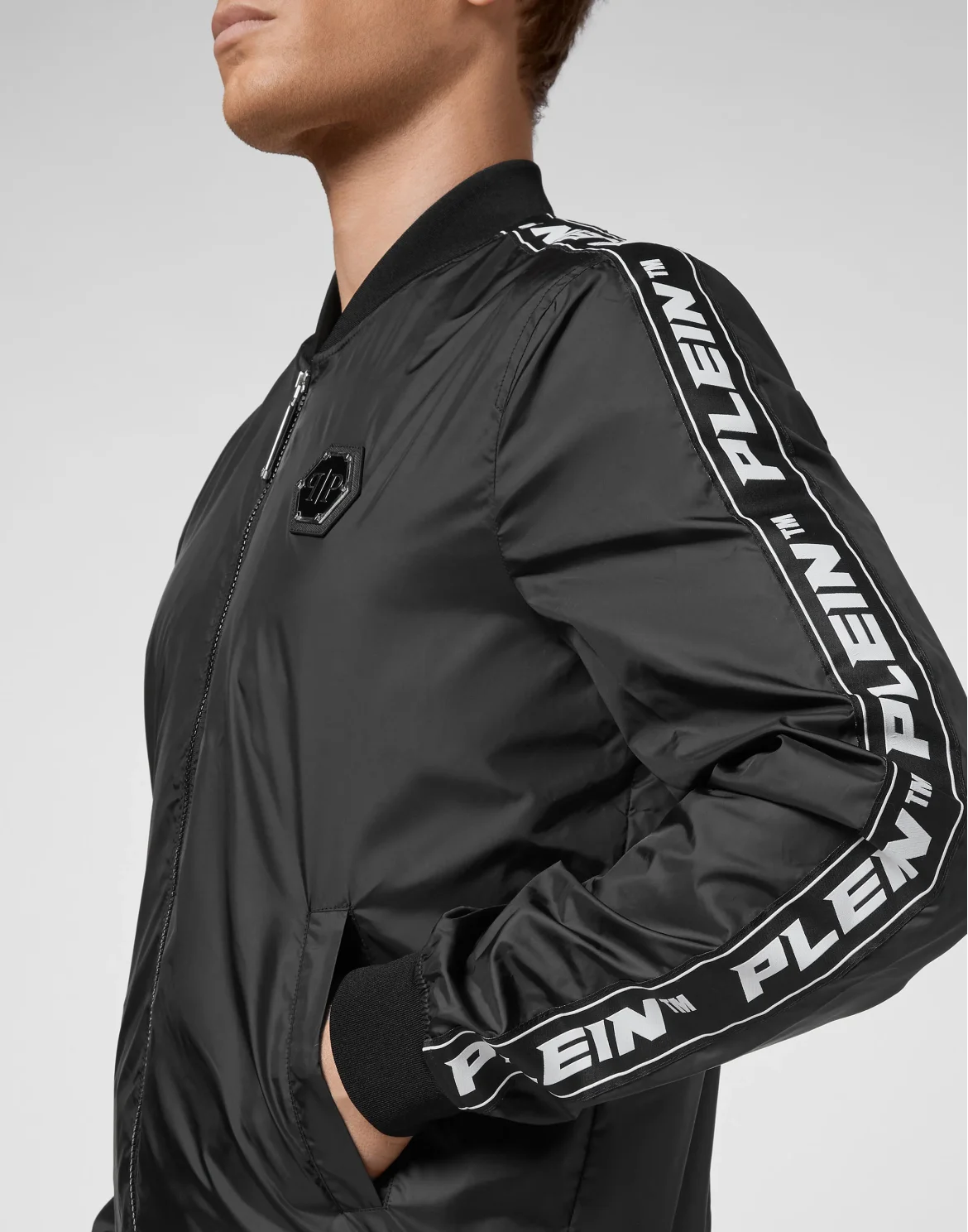 Nylon Bomber, цвет: Черный