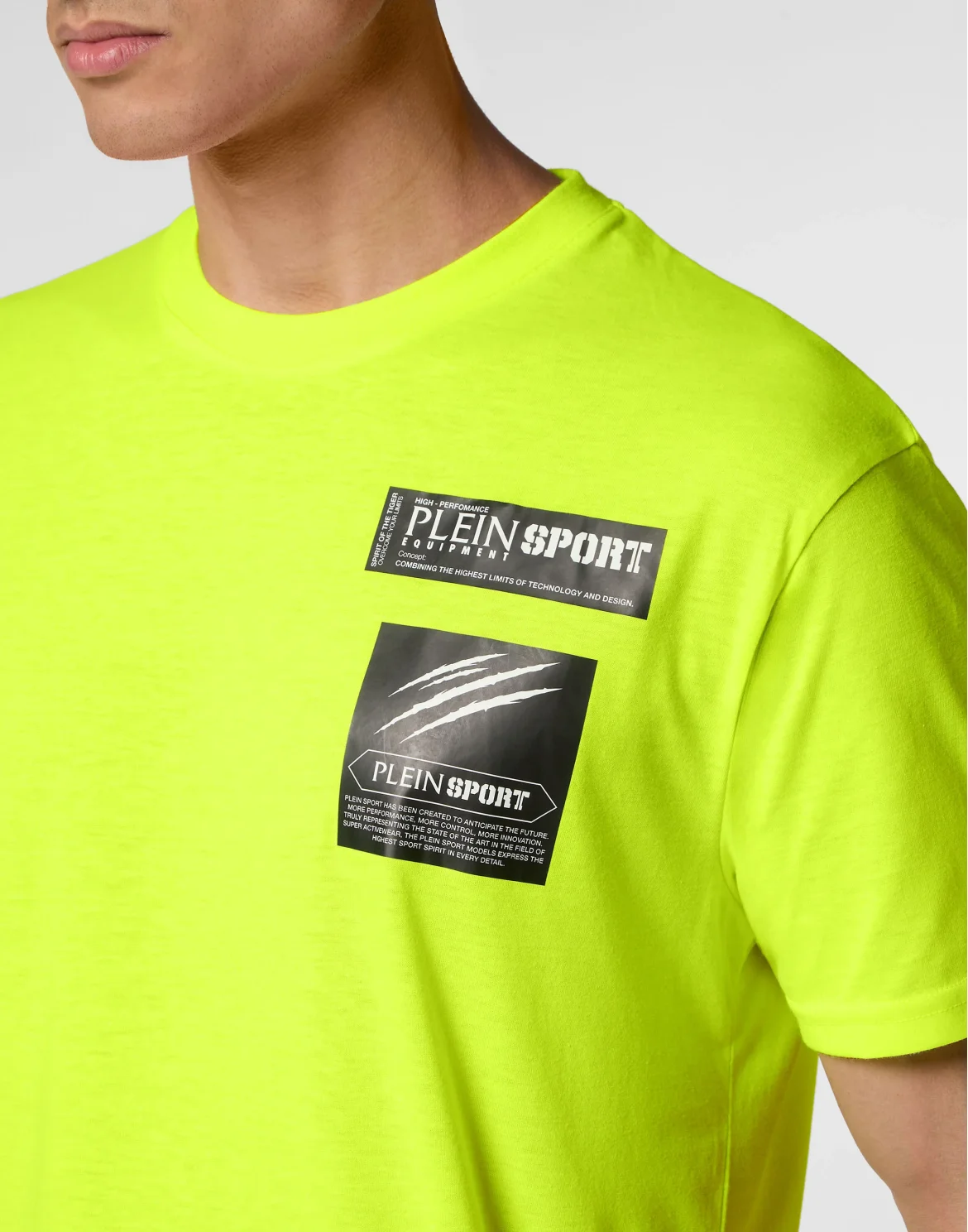 T-shirt Round Neck Scratch, цвет: Зеленый