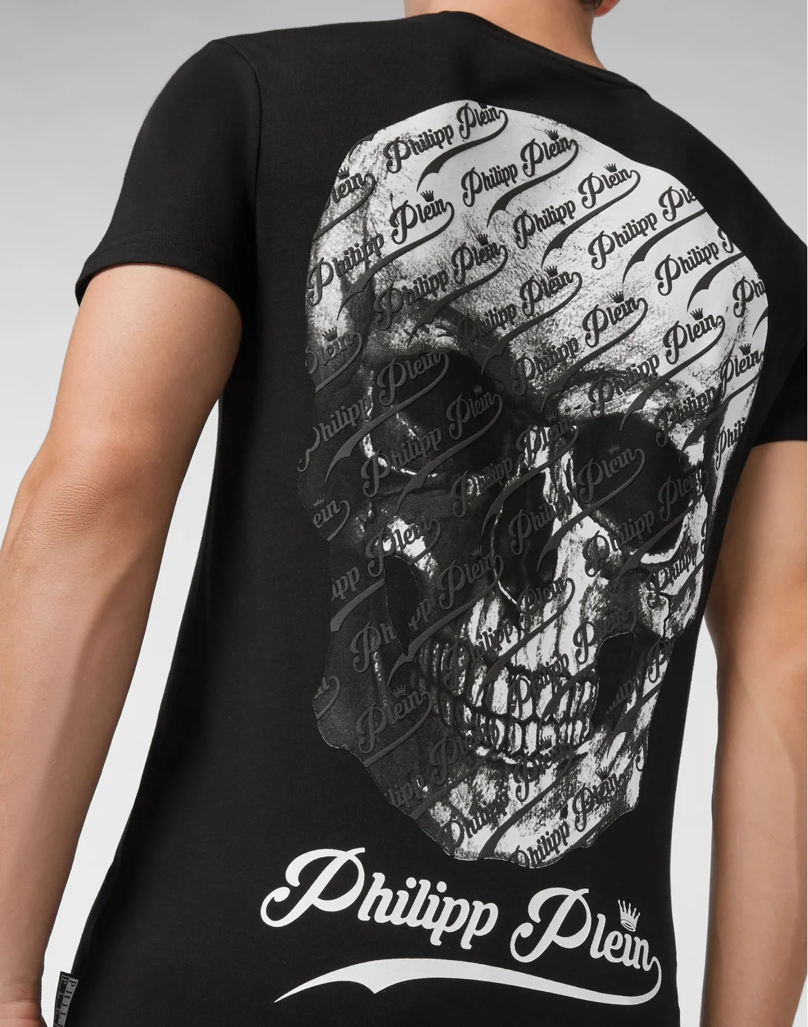 T-shirt V-Neck SS Allover skull, цвет: Черный