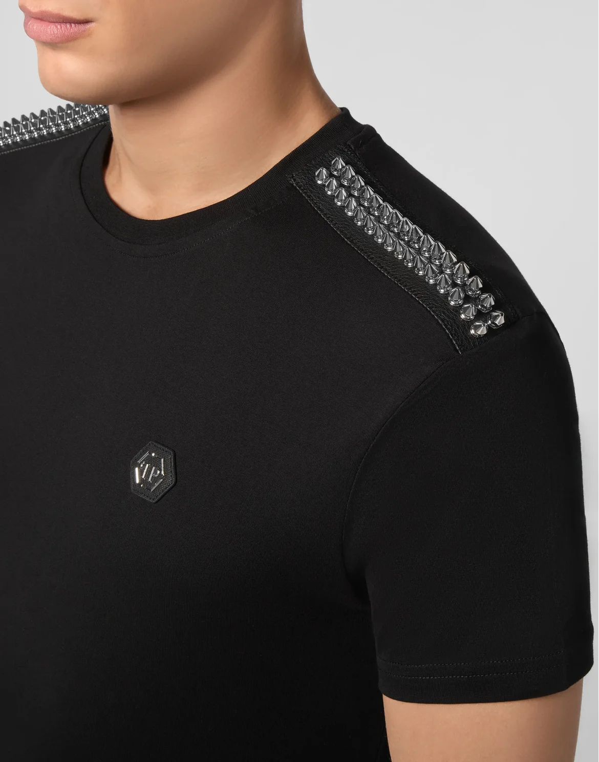 T-shirt Round Neck SS Studs, цвет: Черный