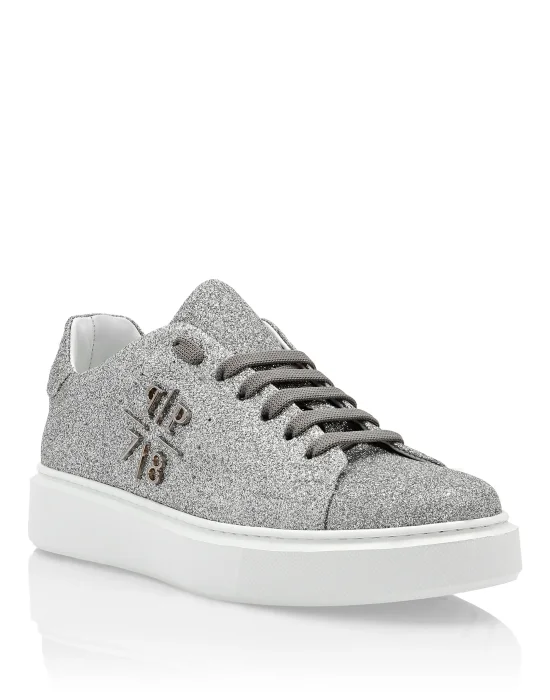 Lo-Top Sneakers