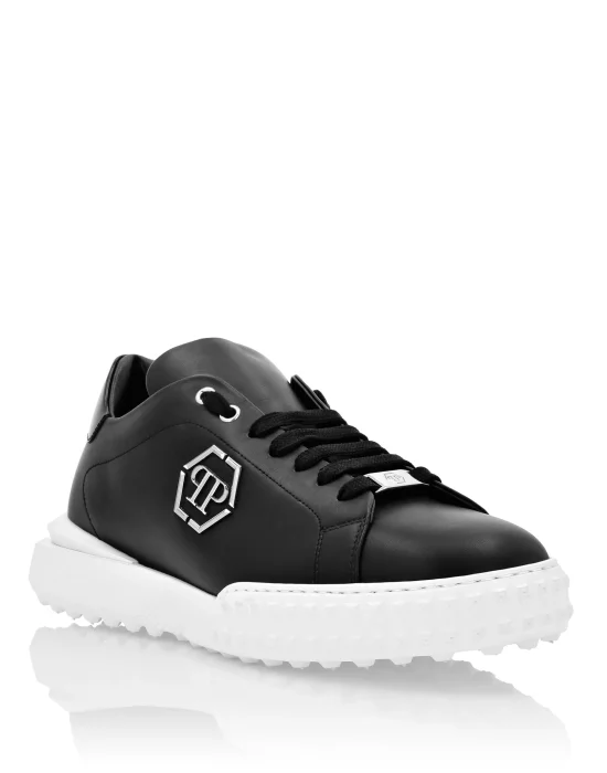 Lo-Top Sneakers