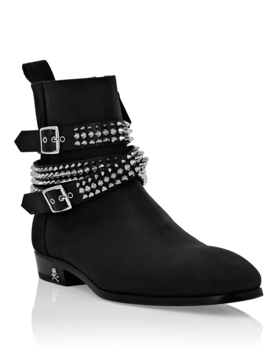Nubuck Flat  Boots Studs