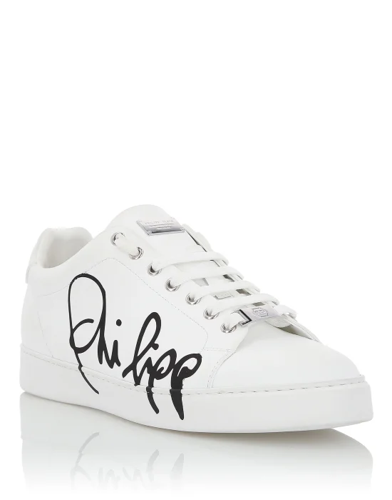 Lo-Top Sneakers "Signature"