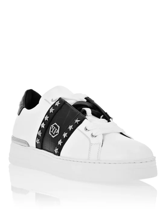 Lo-Top Sneakers