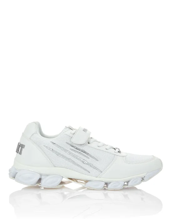 MAN SNEAKERS