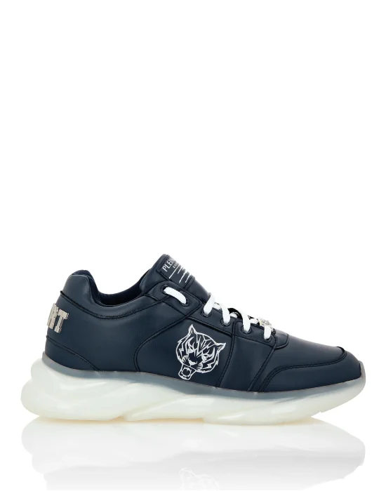 MAN SNEAKERS