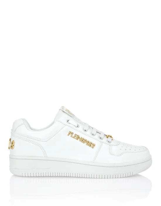 Lo-Top Sneakers