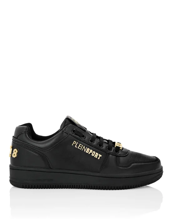 Lo-Top Sneakers
