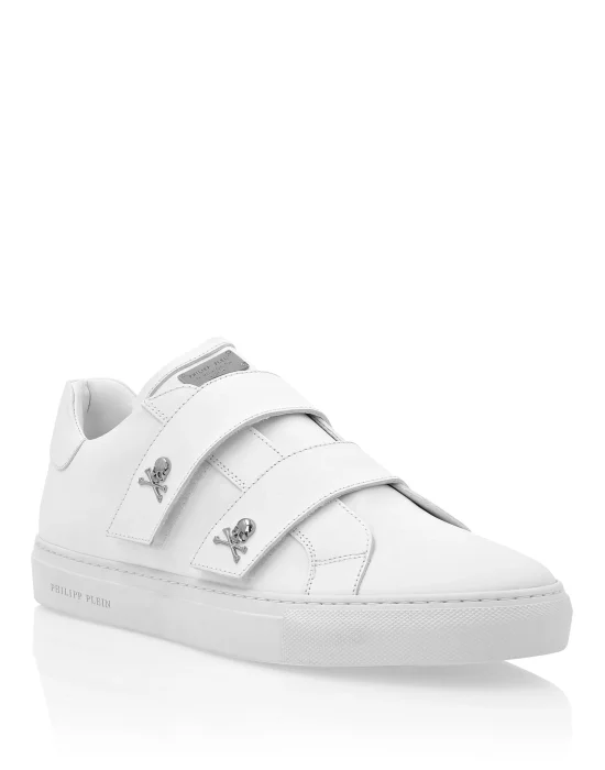 Lo-Top Sneakers