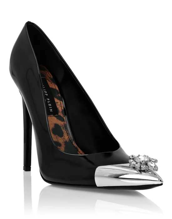 Patent Leather Decollete Pumps Brooches