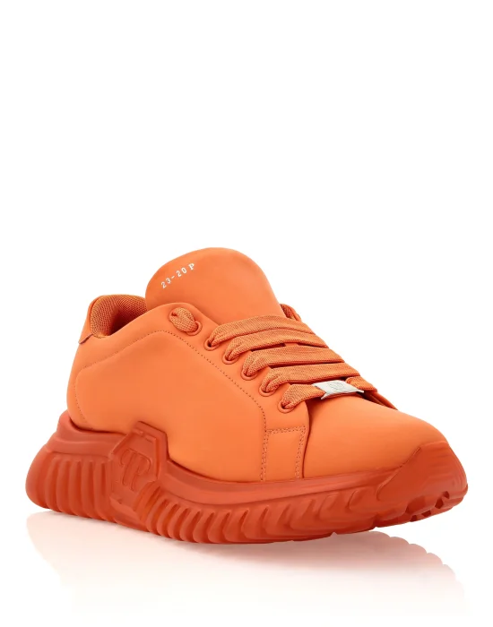 LO-TOP SNEAKERS SUPERSONIC