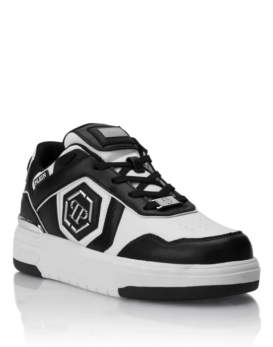 Low-Top Sneakers SK8R