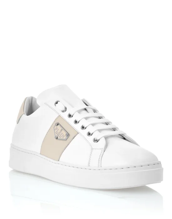 Lo-Top Sneakers Triangle Plein