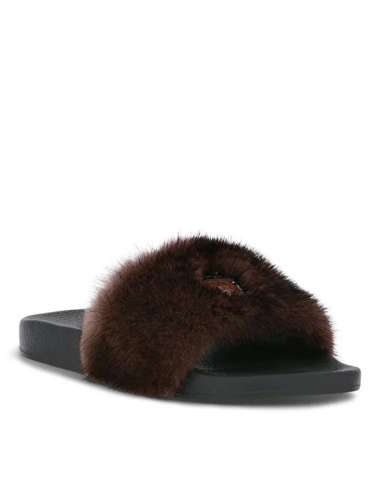 Flat gummy sandals