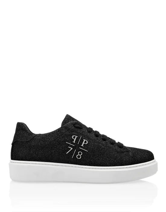 Lo-Top Sneakers