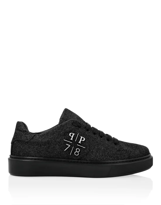 Lo-Top Sneakers