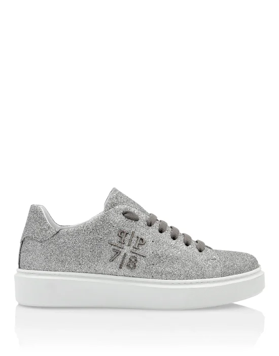 Lo-Top Sneakers