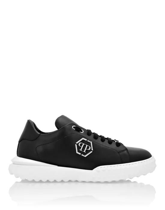 Lo-Top Sneakers