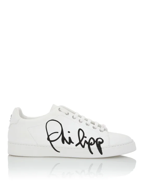 Lo-Top Sneakers "Signature"
