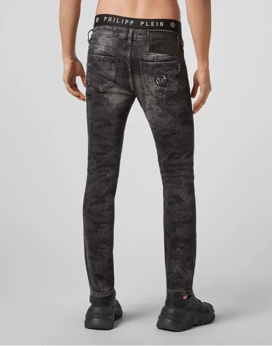 Slim Fit Istitutional