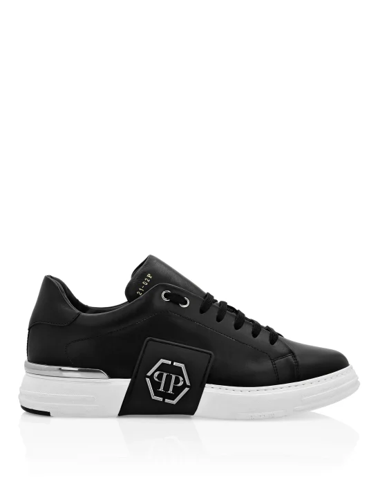 LO-TOP SNEAKERS PHANTOM KICK$ LEATHER Platinum HEXAGON