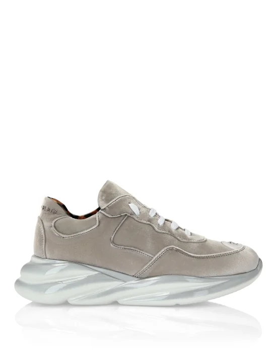 Velvet Runner