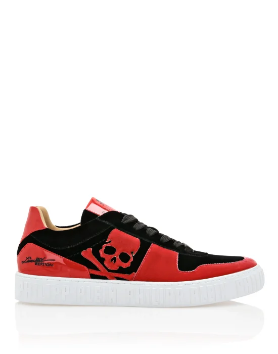 Velvet Lo-Top Sneakers Skull