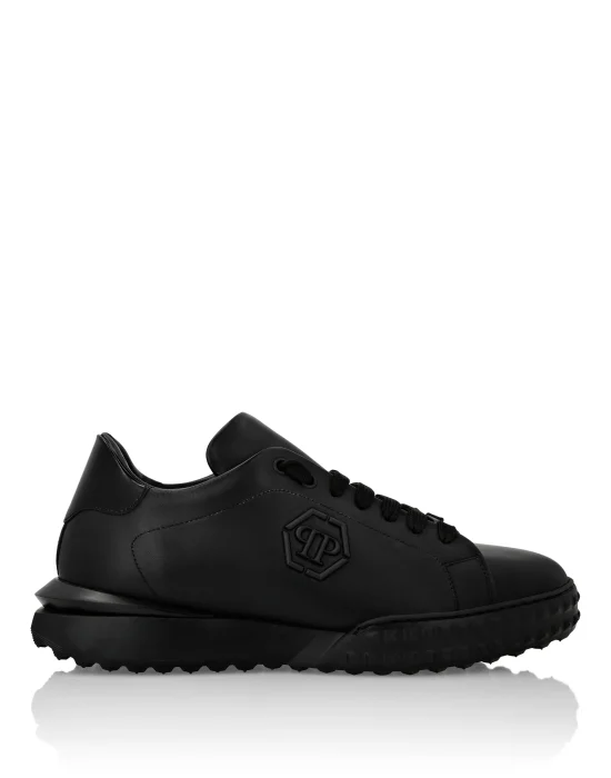 Lo-Top Sneakers