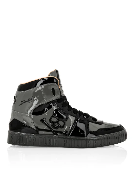 HI-TOP SNEAKERS NOTORIOUS PATENT SKULL